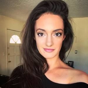 Meet your Posher, Amelia